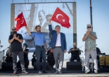 Batur, İzmir’den Barış ve İktidar Mesajı Verdi